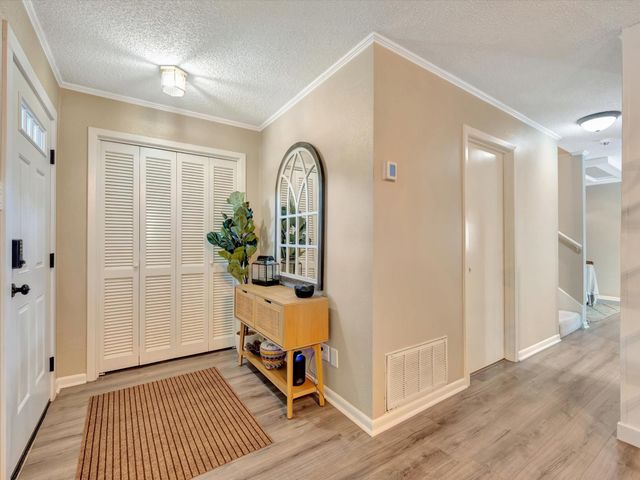 16570 Space Center Boulevard, Houston, TX 77058