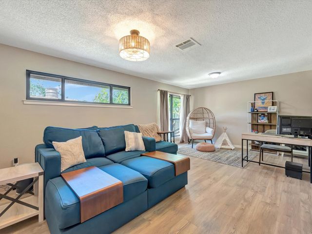 16570 Space Center Boulevard, Houston, TX 77058
