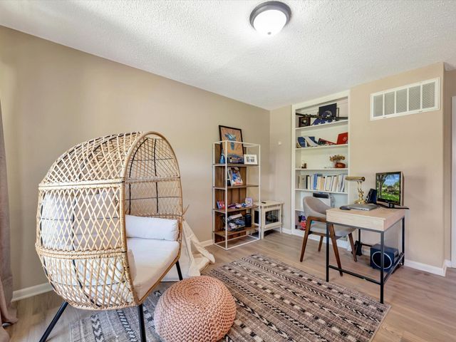 16570 Space Center Boulevard, Houston, TX 77058