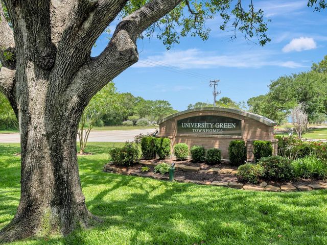 16570 Space Center Boulevard, Houston, TX 77058