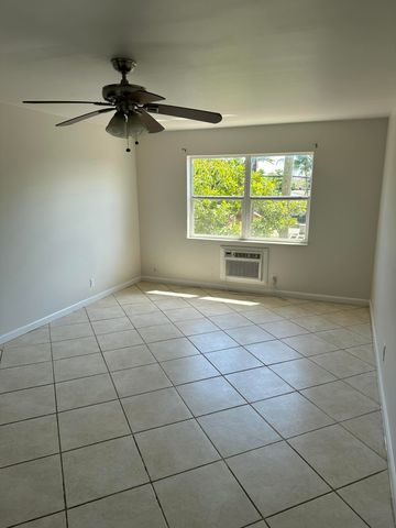 1480 E Sample Road 207, Pompano Beach, FL 33064