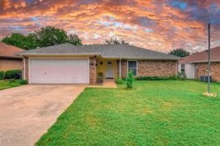 3804 Memphis Lane, Fort Worth, TX 76133