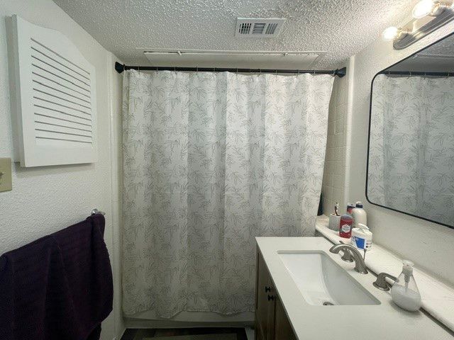1745 Crest Grove Drive, Arlington, TX 76012
