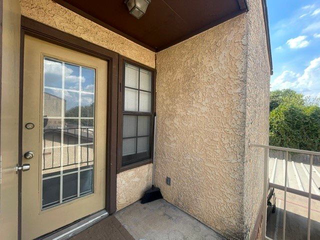 1745 Crest Grove Drive, Arlington, TX 76012