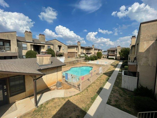 1745 Crest Grove Drive, Arlington, TX 76012