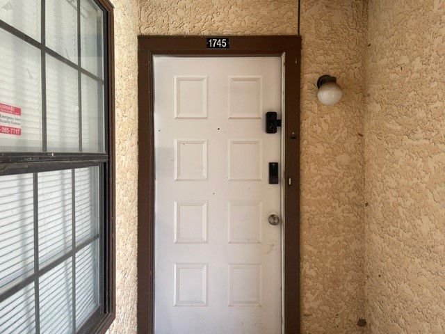 1745 Crest Grove Drive, Arlington, TX 76012