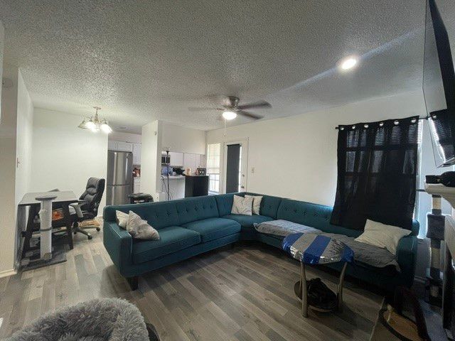 1745 Crest Grove Drive, Arlington, TX 76012