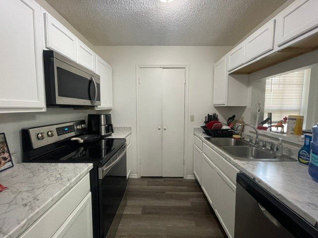 1745 Crest Grove Drive, Arlington, TX 76012