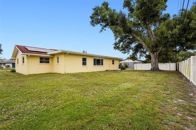 1006 DE LEO DRIVE, Sarasota, FL 34243