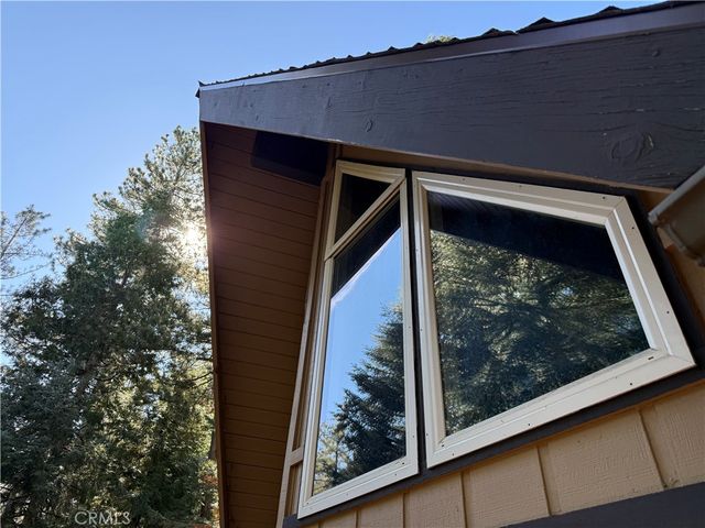 27334 Pinewood Drive, Lake Arrowhead, CA 92352