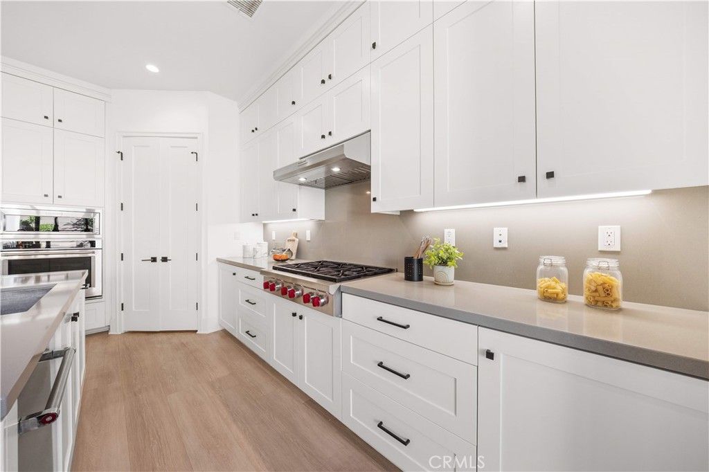 Image 12 of property listing at 217 Piazza, Irvine, CA 92602