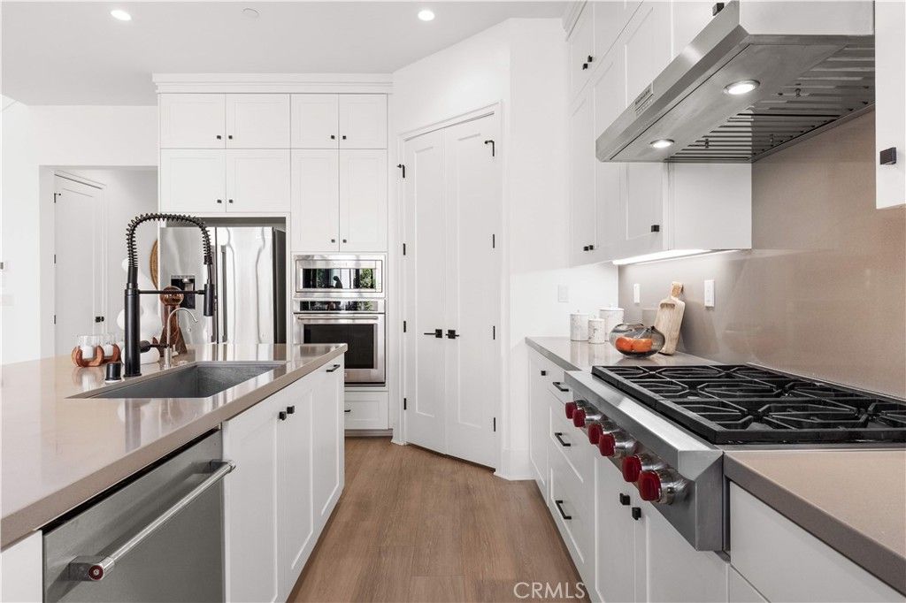 Image 13 of property listing at 217 Piazza, Irvine, CA 92602