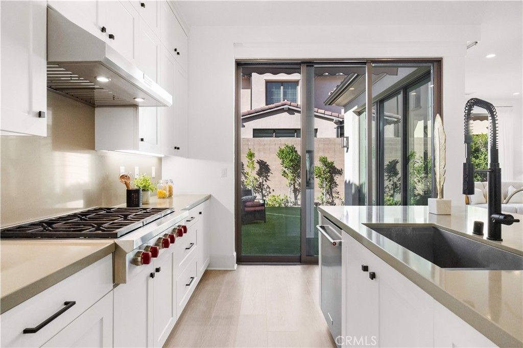 Image 14 of property listing at 217 Piazza, Irvine, CA 92602