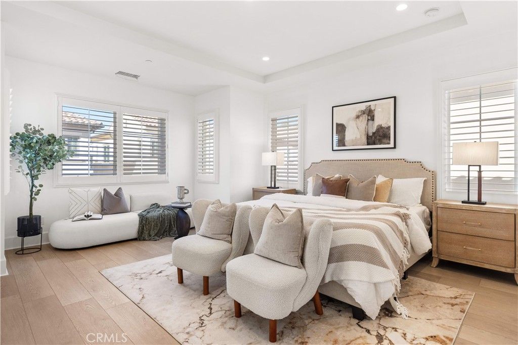 Image 29 of property listing at 217 Piazza, Irvine, CA 92602