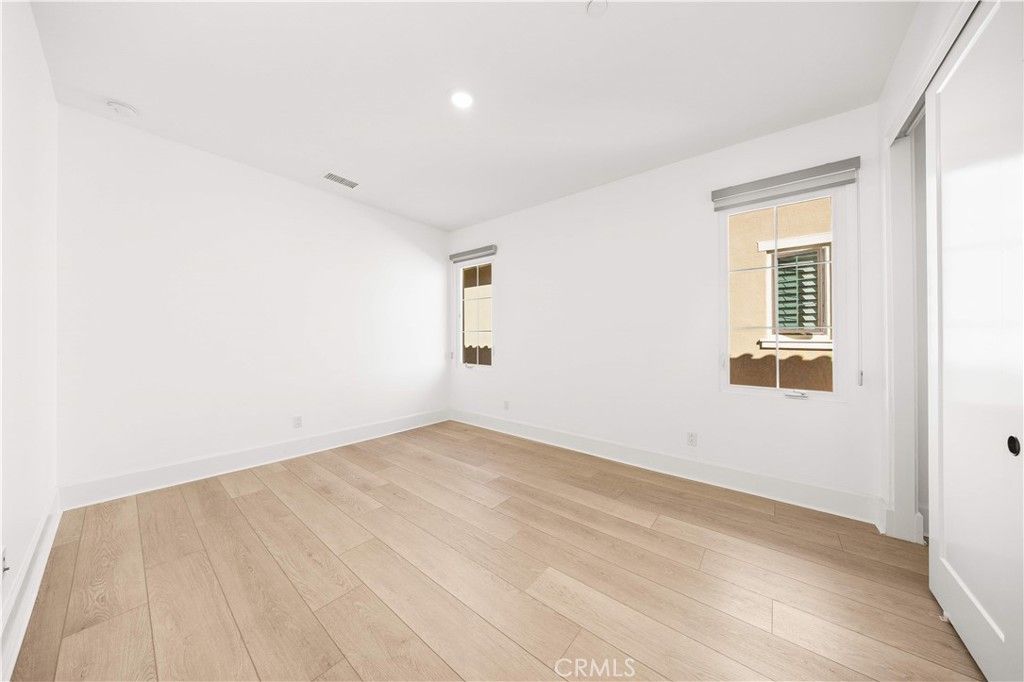 Image 35 of property listing at 217 Piazza, Irvine, CA 92602