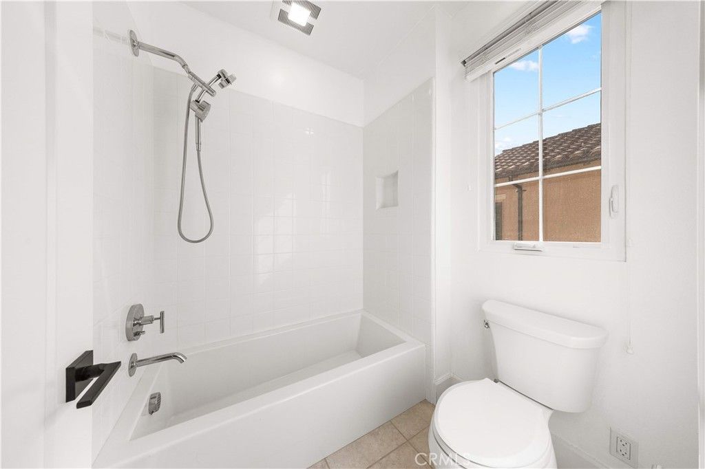 Image 40 of property listing at 217 Piazza, Irvine, CA 92602