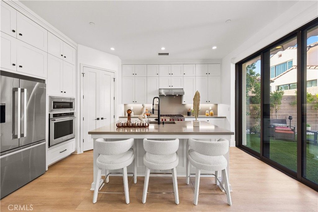 Image 8 of property listing at 217 Piazza, Irvine, CA 92602