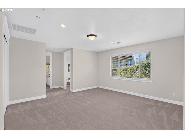 15185 Sw SUMMERVIEW Dr, Tigard, OR 97224
