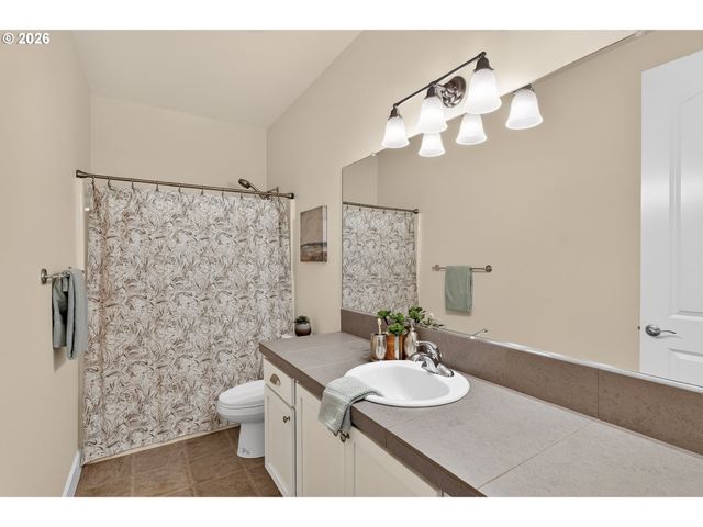 15185 Sw SUMMERVIEW Dr, Tigard, OR 97224