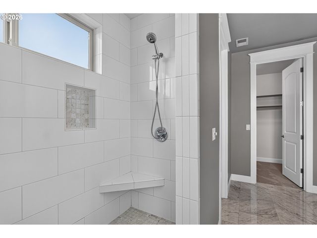 15185 Sw SUMMERVIEW Dr, Tigard, OR 97224