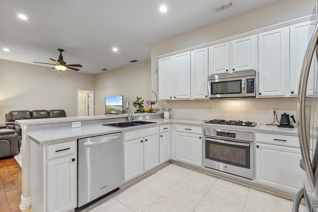 5713 OAK LAKE TRAIL, Oviedo, FL 32765