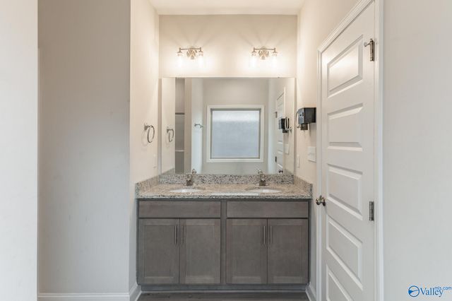 106 Elaina Grey Court, New Market, AL 35761