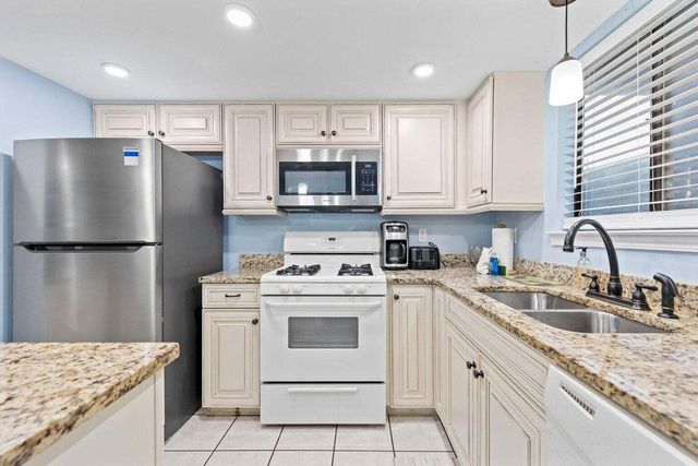 103 W Leslie Lane, Panama City Beach, FL 32407