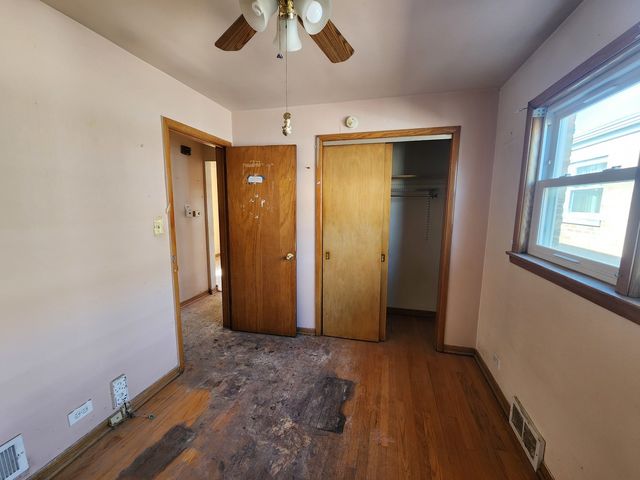 5711 S Mayfield Avenue, Chicago, IL 60638