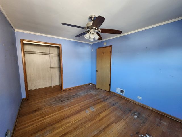 5711 S Mayfield Avenue, Chicago, IL 60638