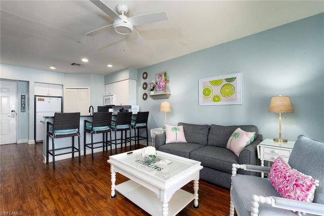 450 Old San Carlos BLVD 303, Fort Myers Beach, FL 33931