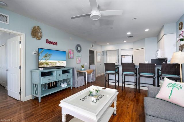 450 Old San Carlos BLVD 303, Fort Myers Beach, FL 33931