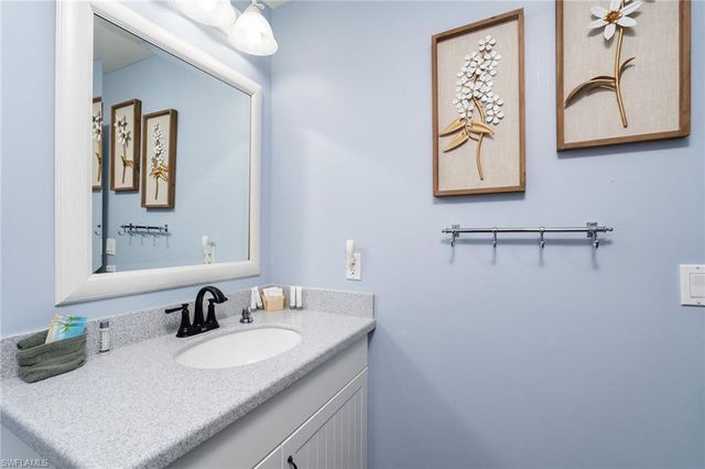 450 Old San Carlos BLVD 303, Fort Myers Beach, FL 33931