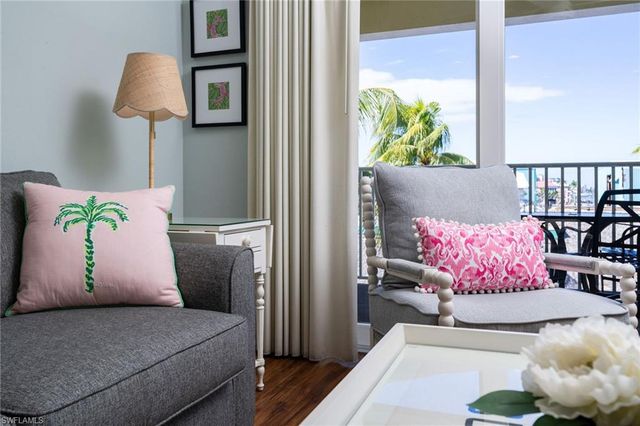 450 Old San Carlos BLVD 303, Fort Myers Beach, FL 33931