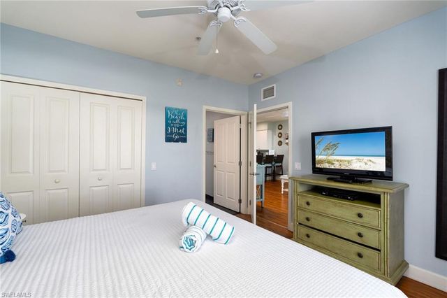 450 Old San Carlos BLVD 303, Fort Myers Beach, FL 33931