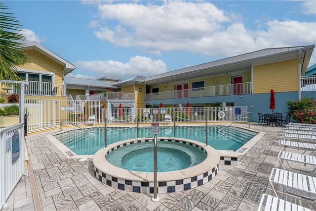 450 Old San Carlos BLVD 303, Fort Myers Beach, FL 33931