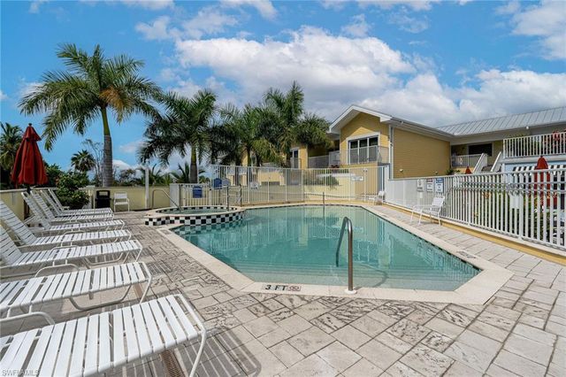 450 Old San Carlos BLVD 303, Fort Myers Beach, FL 33931