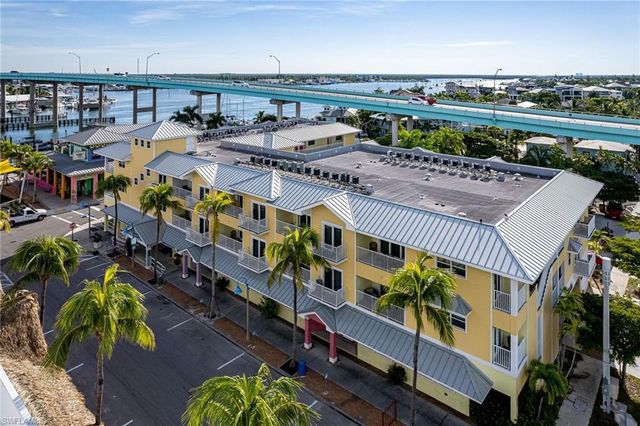 450 Old San Carlos BLVD 303, Fort Myers Beach, FL 33931