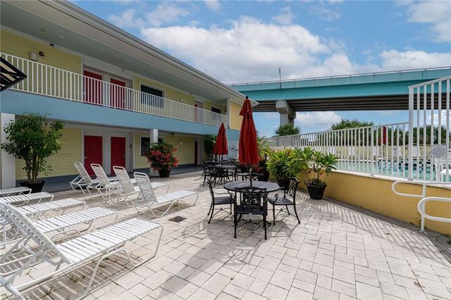 450 Old San Carlos BLVD 303, Fort Myers Beach, FL 33931