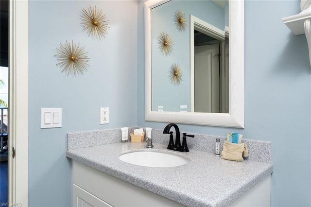 450 Old San Carlos BLVD 303, Fort Myers Beach, FL 33931