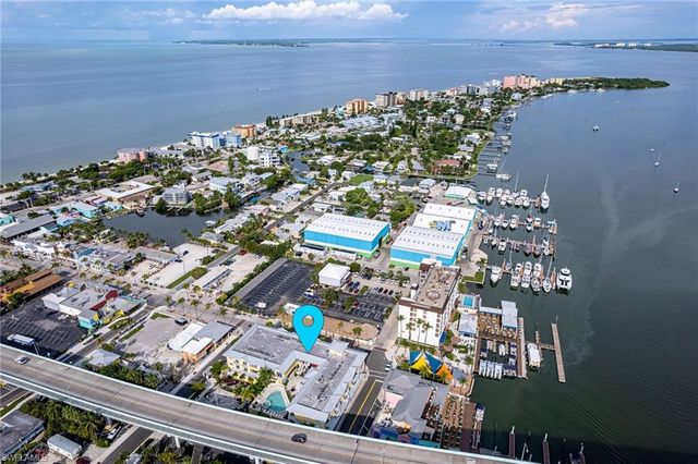 450 Old San Carlos BLVD 303, Fort Myers Beach, FL 33931