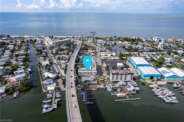 450 Old San Carlos BLVD 303, Fort Myers Beach, FL 33931