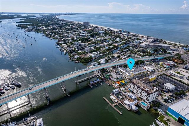 450 Old San Carlos BLVD 303, Fort Myers Beach, FL 33931