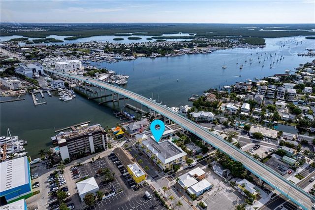 450 Old San Carlos BLVD 303, Fort Myers Beach, FL 33931