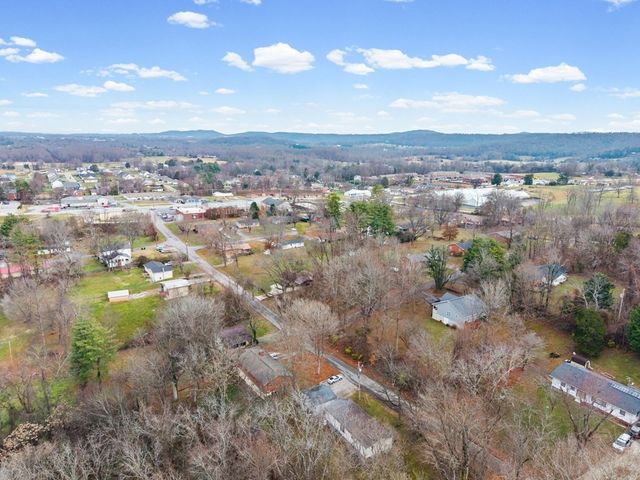 939 Watauga Rd, Cookeville, TN 38506