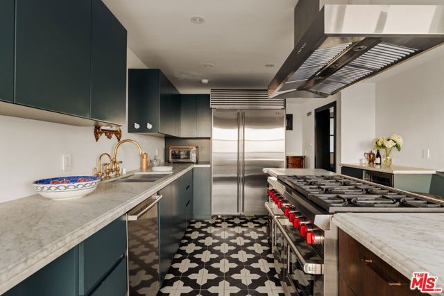 8856 Appian Way, Los Angeles, CA 90046