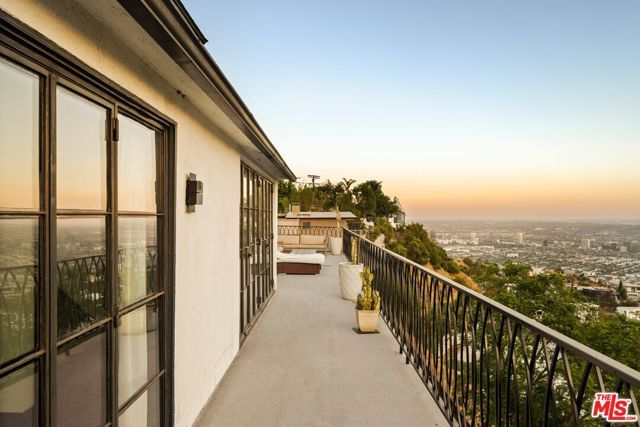 8856 Appian Way, Los Angeles, CA 90046