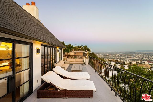 8856 Appian Way, Los Angeles, CA 90046