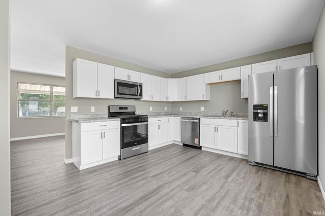 1186 Braeburn Drive, New Haven, IN 46774