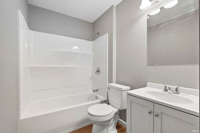 1186 Braeburn Drive, New Haven, IN 46774