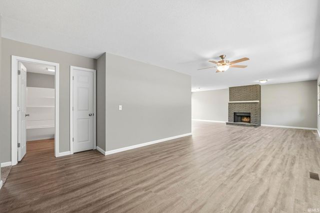 1186 Braeburn Drive, New Haven, IN 46774